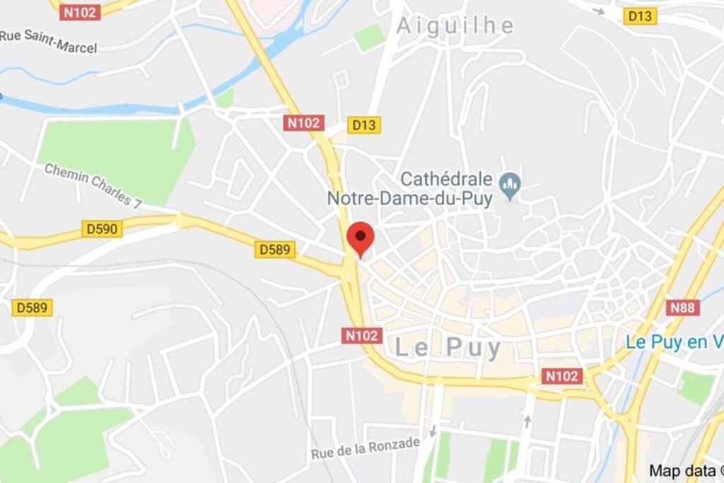 1 Personne Dans Le Centre Historique * Le Puy-en-Velay